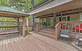 Secluded Edgemont Getaway With Huge Outdoor Deck!